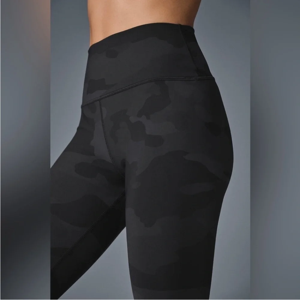 ALO Yoga | High-Waist Full Length Camo Vapor Leggings Size Large